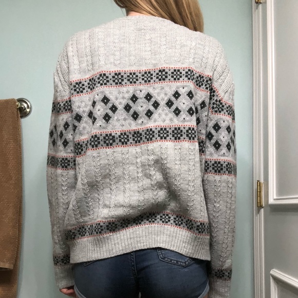 Gray patterned winter sweater - Picture 5 of 5